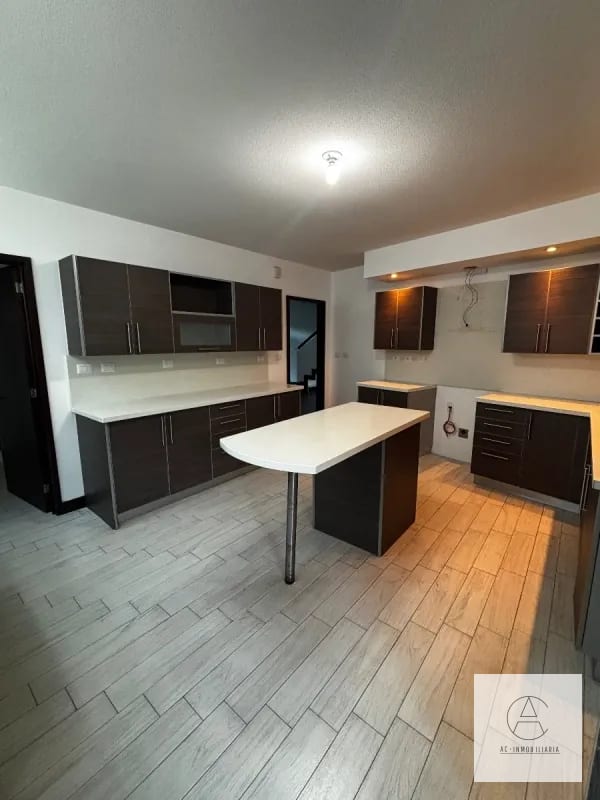 Casa en venta 4 dormitorios, Campos de San Isidro — Casa en Venta en Campos de San Isidro II, Zona 16, Guatemala, Ciudad — foto 16 de 17