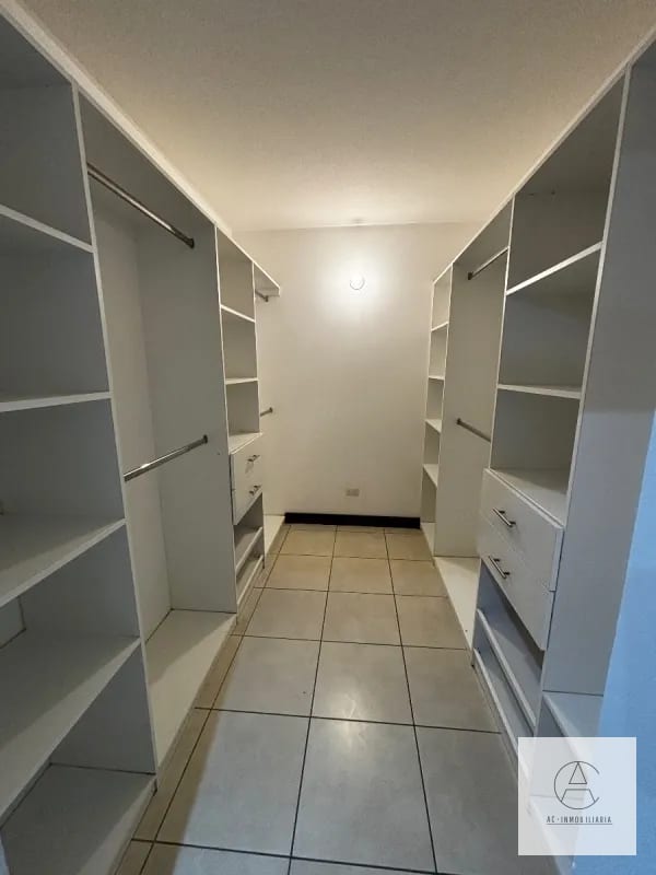 Casa en venta 4 dormitorios, Campos de San Isidro — Casa en Venta en Campos de San Isidro II, Zona 16, Guatemala, Ciudad — foto 8 de 17