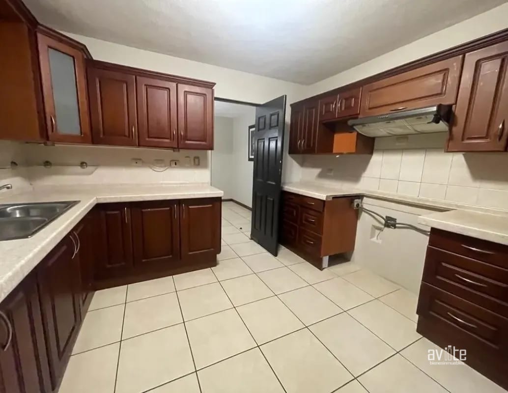 CONDADO NARANJO.   Casa tipo Solana en venta, dentro de Alameda Norte $425,000 — Casa en Venta en Condado Naranjo, Zona 4 Mixco, Guatemala, Ciudad — foto 7 de 15
