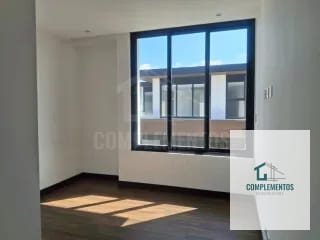 Molié, Casa en Renta Zona 10 — Casa en Alquiler en Zona 10, Guatemala, Ciudad — miniatura 2 de 12