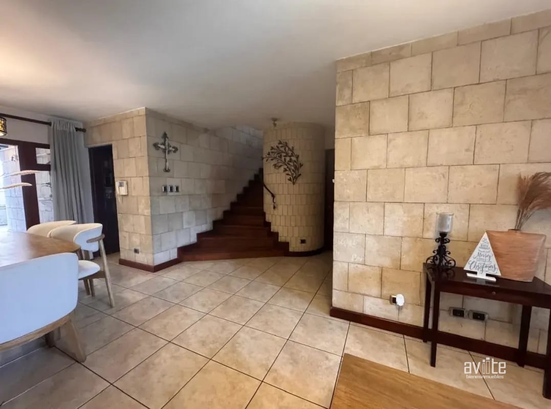 Bosques de Linda Villa, zona 7, casa en venta Q2,950,000 más impuestos negociables — Casa en Venta en Zona 7, Guatemala, Ciudad — foto 10 de 11