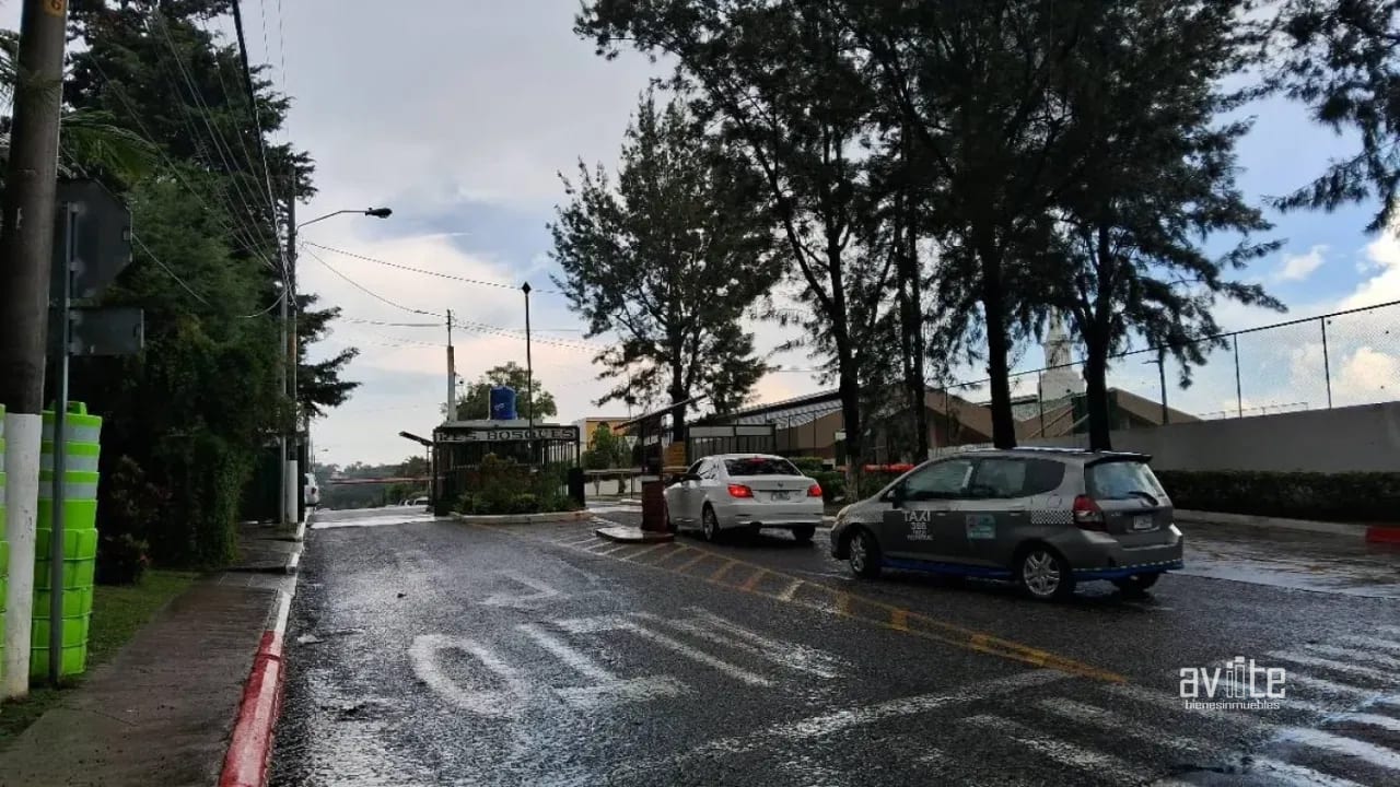 Bosques de Linda Villa, zona 7, casa en venta Q2,950,000 más impuestos negociables — Casa en Venta en Zona 7, Guatemala, Ciudad — foto 2 de 11