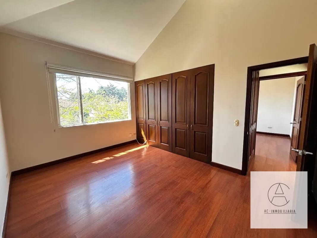 Casa en venta en Portal del Bosque, CES — Casa en Venta en Portal del Bosque, Carretera a El Salvador, Guatemala, Ciudad — foto 2 de 14