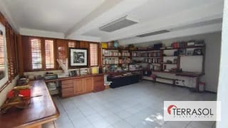 Casa en venta en Zona 13 – Elgin II | Casa de esquina con amplios jardines — Casa en Venta en Elgin, Zona 13, Guatemala, Ciudad — miniatura 3 de 13