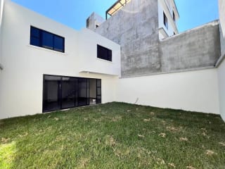 Casa en venta 4 habitaciones en Hacienda Real zona 16 — Casa en Venta en Hacienda Real, Zona 16, Guatemala, Ciudad — miniatura 1 de 14