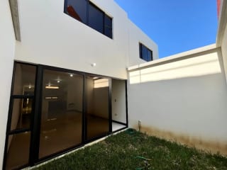 Casa nueva en venta de 3 habitaciones, Hacienda Real zona 16 — Casa en Venta en Hacienda Real, Zona 16, Guatemala, Ciudad — miniatura 1 de 17