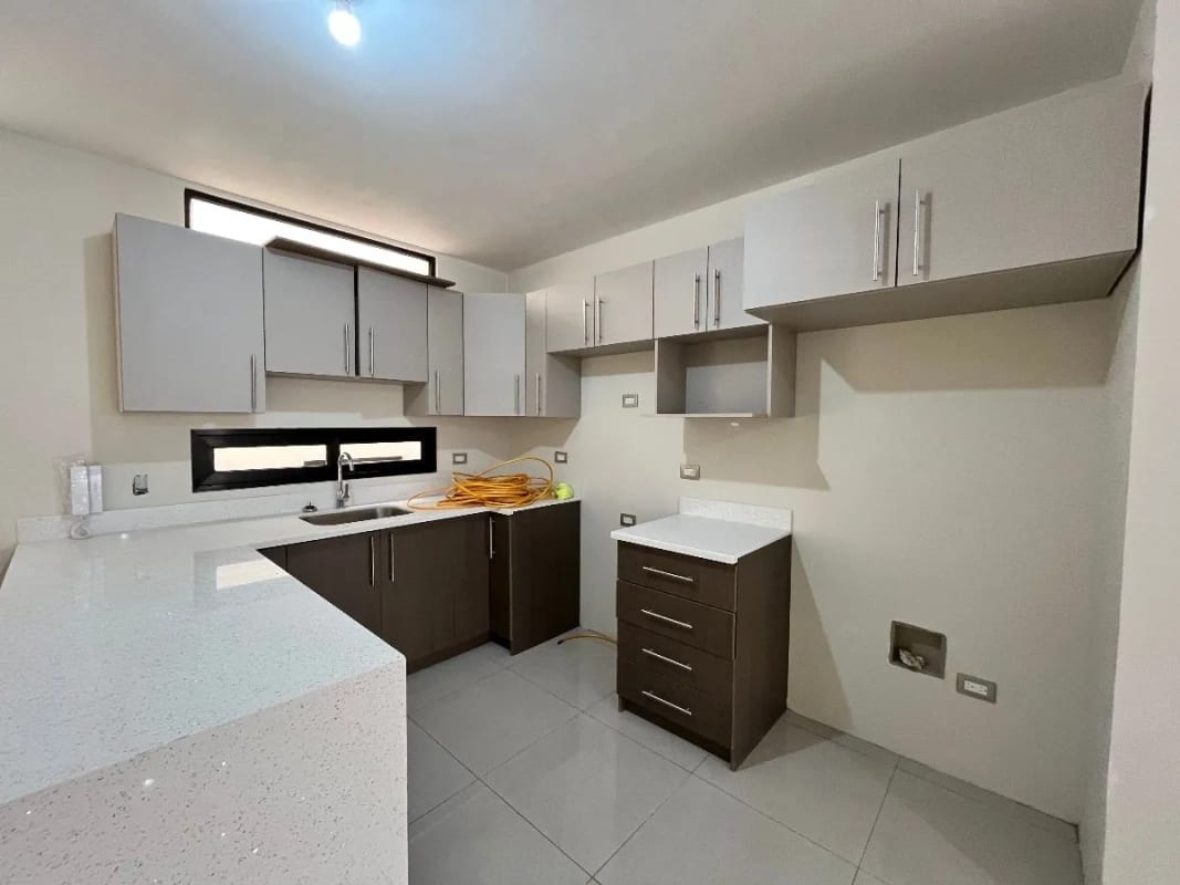 Casa nueva en venta de 3 habitaciones, Hacienda Real zona 16 — Casa en Venta en Hacienda Real, Zona 16, Guatemala, Ciudad — foto 8 de 17