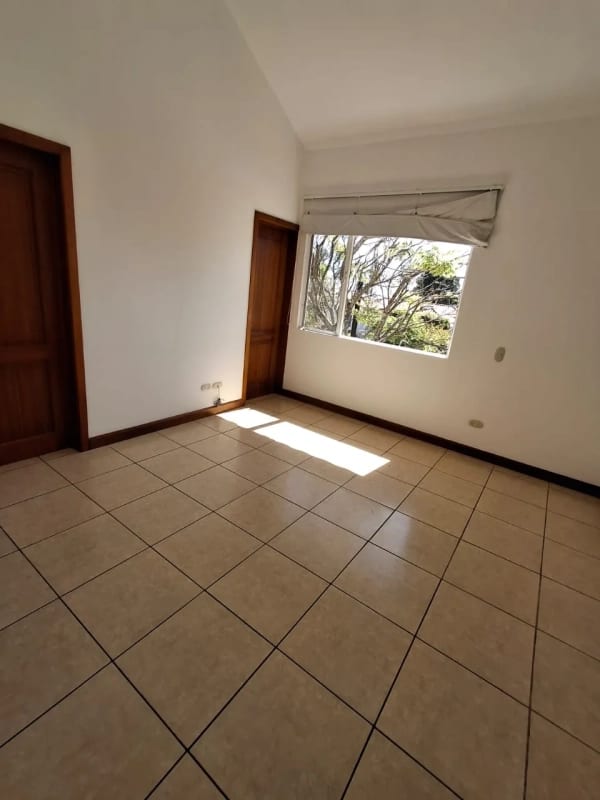 CASA en Venta - Portal del Bosque CAES — Casa en Venta en Portal del Bosque, Carretera a El Salvador, Guatemala, Ciudad — foto 15 de 17
