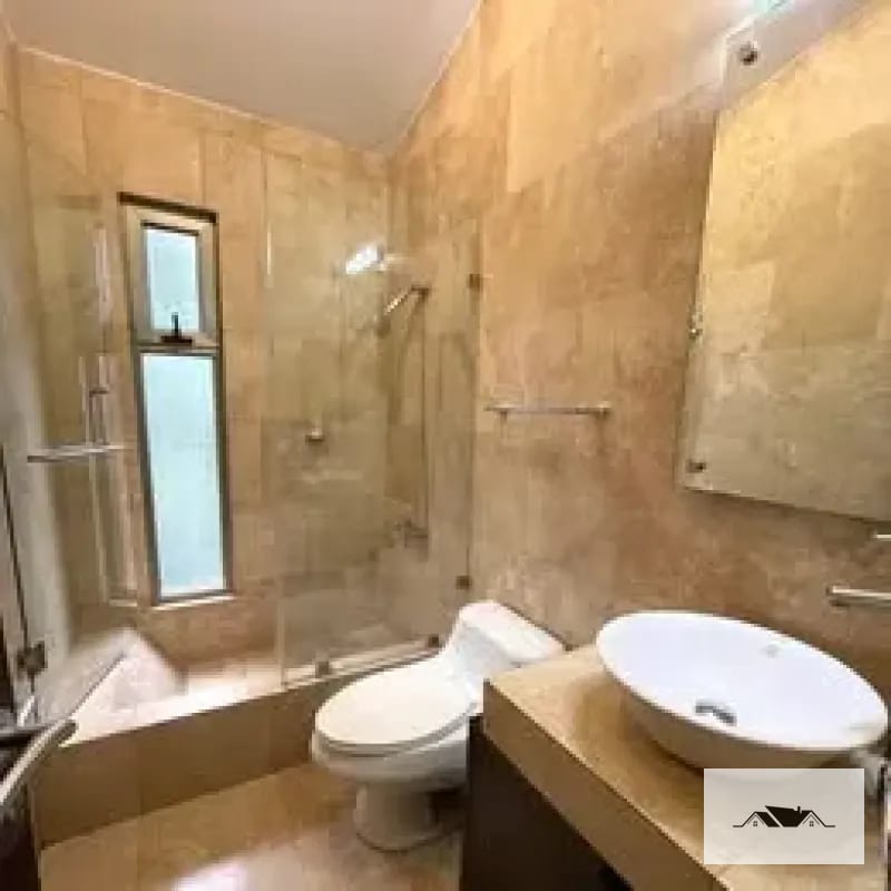 EN VENTA Preciosa y Amplia Casa Colonia  El PRADO  ZONA 10 — Casa en Venta en El Prado, Zona 10, Guatemala, Ciudad — foto 1 de 10