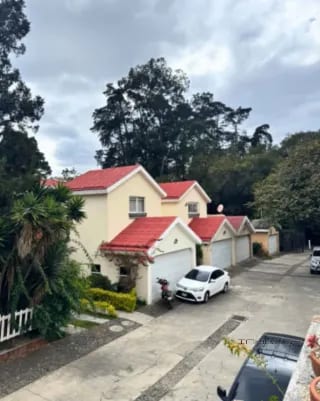 CASA EN VENTA EN ZONA 16 FRENTE AL COLEGIO SUIZO AMERICANO — Casa en Venta en Zona 16, Guatemala, Ciudad — miniatura 1 de 10