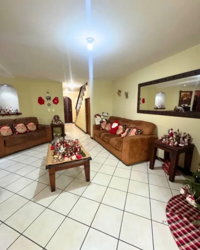 CASA EN VENTA EN ZONA 16 FRENTE AL COLEGIO SUIZO AMERICANO — Casa en Venta en Zona 16, Guatemala, Ciudad — foto 9 de 10