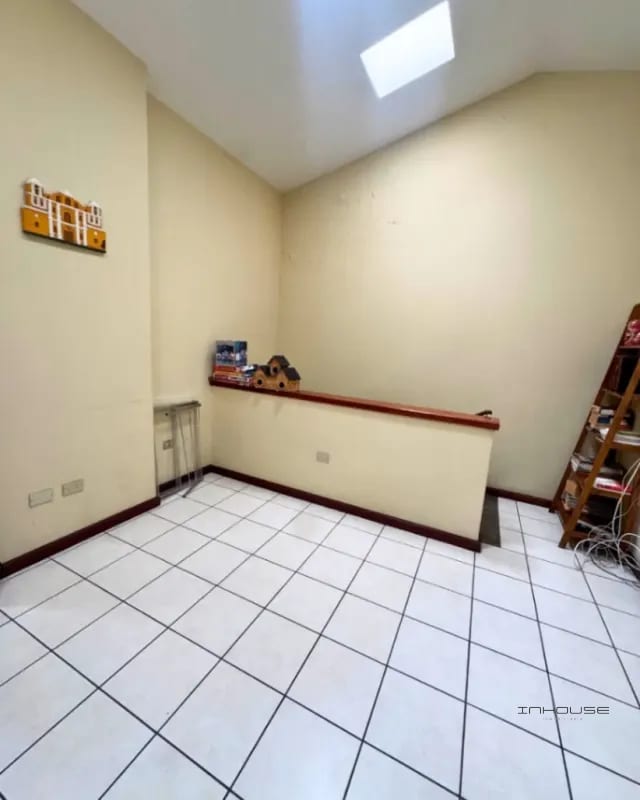 CASA EN VENTA EN ZONA 16 FRENTE AL COLEGIO SUIZO AMERICANO — Casa en Venta en Zona 16, Guatemala, Ciudad — foto 8 de 10