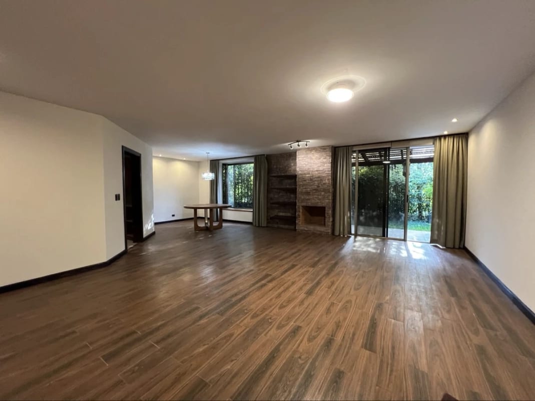 Venta de hermosa casa en condominio | El Prado Zona 10 — Casa en Venta en El Prado, Zona 10, Guatemala, Ciudad — foto 1 de 17