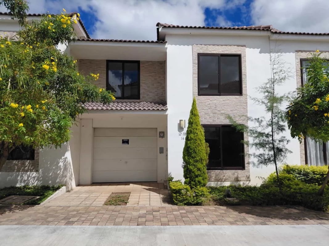 HACIENDA DE LAS FLORES. ANDANA 2. CON ENGANCHE: Q. 70,000. FHA — Casa en Venta en Villa Nueva, Guatemala, Ciudad — foto 1 de 6