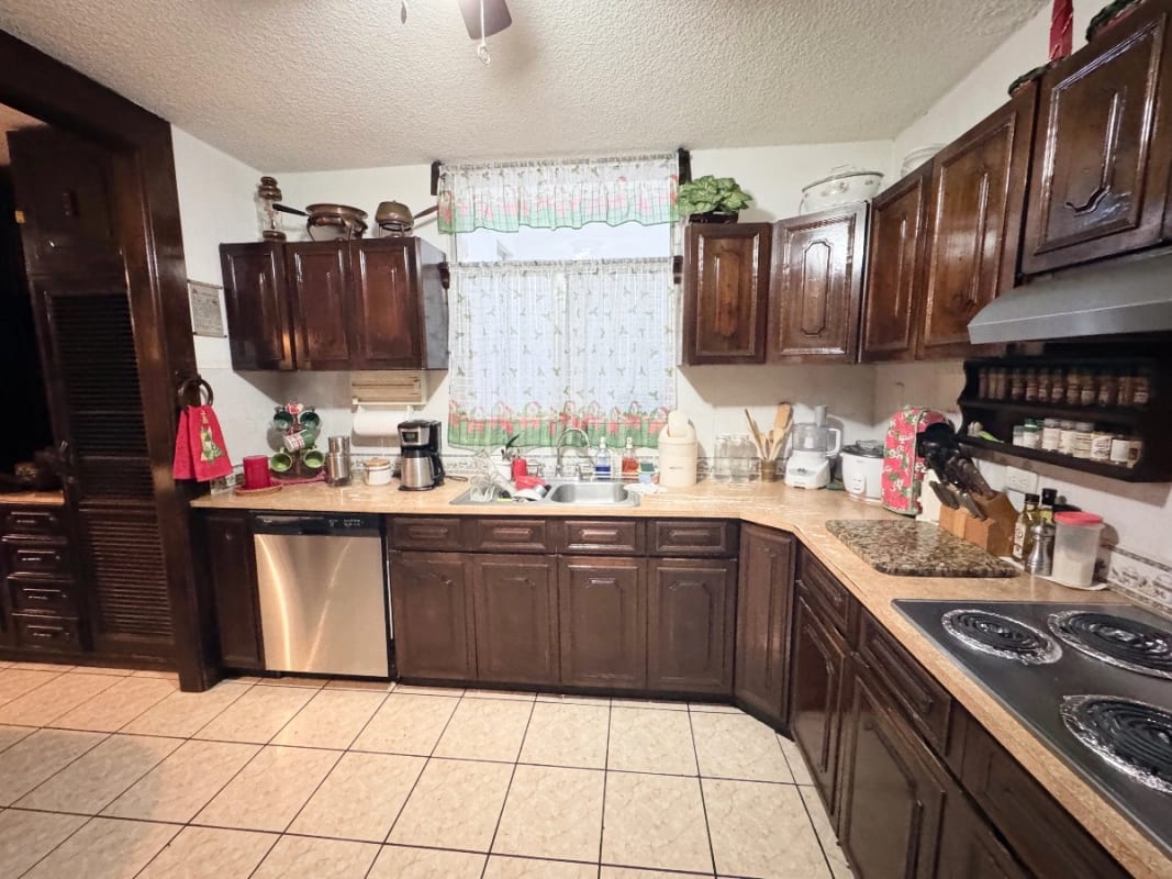 Casa 5 dormitorios en venta en Colonia Lourdes Zona 16 — Casa en Venta en Zona 16, Guatemala, Ciudad — foto 9 de 14