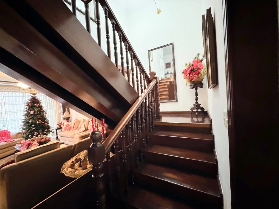 Casa 5 dormitorios en venta en Colonia Lourdes Zona 16 — Casa en Venta en Zona 16, Guatemala, Ciudad — foto 2 de 14