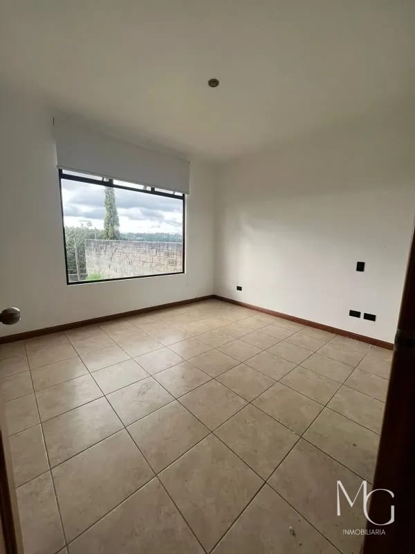 SE VENDE CASA CAES km 20.5 LA FORESTA — Casa en Venta en La Foresta, Carretera a El Salvador, Guatemala, Ciudad — foto 6 de 12