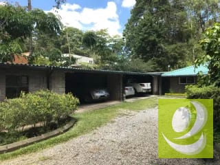 Casa en amplio terreno fuera de garita en zona 16 — Casa en Venta en Zona 16, Guatemala, Ciudad — miniatura 3 de 8