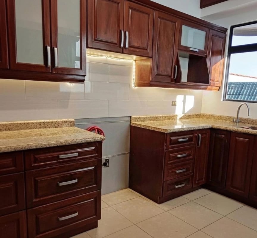 CASA EN VENTA CONDOMINIO BOSQUE ESCONDIDO ENTRADA A FRAIJANRES — Casa en Venta en Carretera a El Salvador, Guatemala, Ciudad — foto 7 de 11