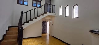 Se renta casa en zona 10 — Casa en Alquiler en Zona 10, Guatemala, Ciudad — miniatura 1 de 16