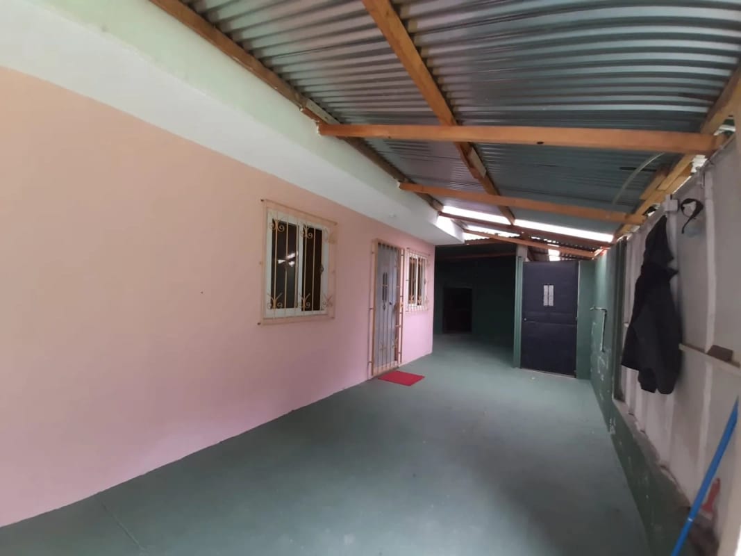 VENDO HERMOSA GRANJA EN EL MANZANILLO, SACATEPÉQUEZ — Casa en Venta en San Lucas Sacatepéquez, Sacatepéquez — foto 7 de 17