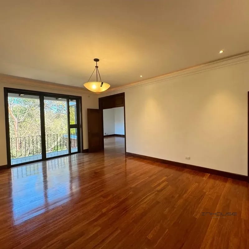 CASA EN VENTA EN ZONA 16 ENCINOS DE CAYALA, CON APARTAMENTO INDEPENDIENTE — Casa en Venta en Encinos de Cayala, Zona 16, Guatemala, Ciudad — foto 8 de 10