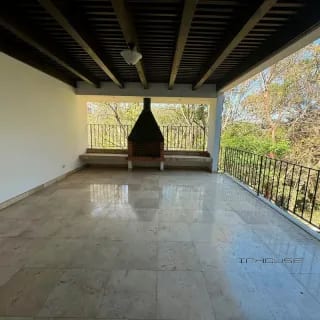 CASA EN VENTA EN ZONA 16 ENCINOS DE CAYALA, CON APARTAMENTO INDEPENDIENTE — Casa en Venta en Encinos de Cayala, Zona 16, Guatemala, Ciudad — miniatura 3 de 10