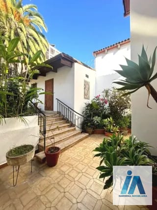 CASA EN VENTA - 📍Residenciales Mallorca, zona 14 _Una residencia única con acabados de caoba y amplio jardín_ — Casa en Venta en Zona 14, Guatemala, Ciudad — miniatura 1 de 16