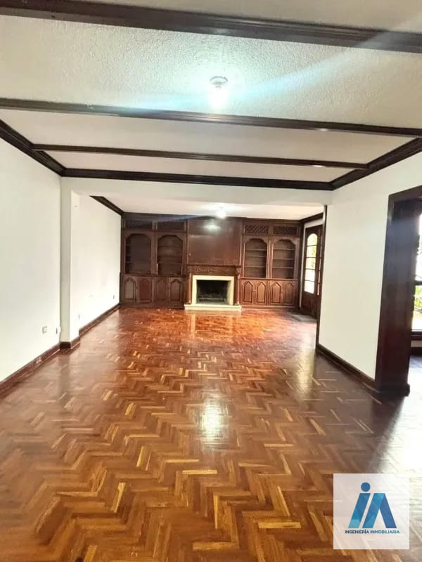 CASA EN VENTA - đResidenciales Mallorca, zona 14 _Una residencia Ășnica con acabados de caoba y amplio jardĂn_ â Casa en Venta en Zona 14, Guatemala, Ciudad â foto 15 de 16