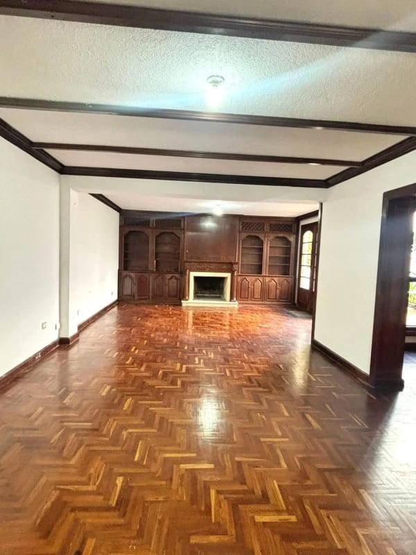 CASA EN VENTA - AMPLIO JARDÍN - MALLORCA LA VILLA ZONA 14 — Casa en Venta en Zona 14, Guatemala, Ciudad — foto 10 de 16