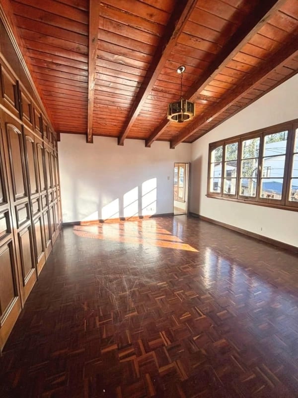 CASA EN VENTA - AMPLIO JARDÍN - MALLORCA LA VILLA ZONA 14 — Casa en Venta en Zona 14, Guatemala, Ciudad — foto 8 de 16