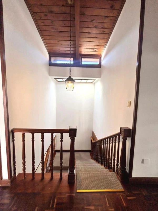 CASA EN VENTA - AMPLIO JARDÍN - MALLORCA LA VILLA ZONA 14 — Casa en Venta en Zona 14, Guatemala, Ciudad — foto 3 de 16