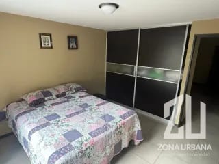 Casa de dos niveles con jardín — Casa en Venta en Cumbres de La Arboleda, Carretera a El Salvador, Guatemala, Ciudad — miniatura 7 de 10