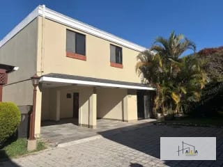 Hermosa casa en venta — Casa en Venta en Zona 8 Mixco, Guatemala, Ciudad — miniatura 1 de 15