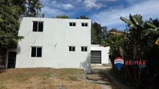 ZONA 16, VENDO CASA DE 2 NIVELES 4 HAB. / BOULEVARD ACATÁN — Casa en Venta en Zona 16, Guatemala, Ciudad — miniatura 1 de 13
