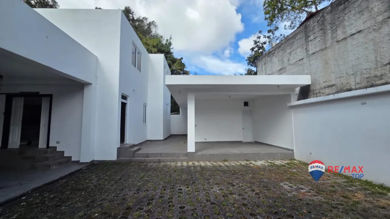 ZONA 16, VENDO CASA DE 2 NIVELES 4 HAB. / BOULEVARD ACATÁN — Casa en Venta en Zona 16, Guatemala, Ciudad — foto 13 de 13