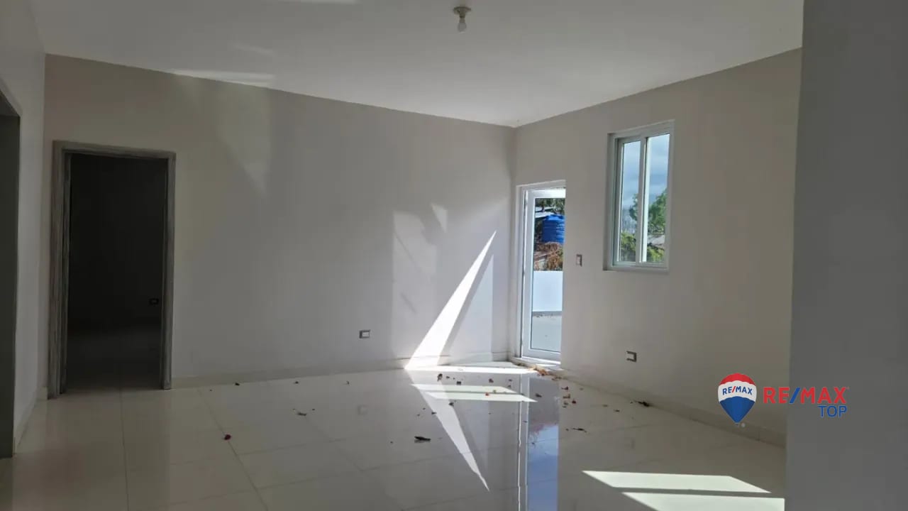 ZONA 16, VENDO CASA DE 2 NIVELES 4 HAB. / BOULEVARD ACATÁN — Casa en Venta en Zona 16, Guatemala, Ciudad — foto 6 de 13