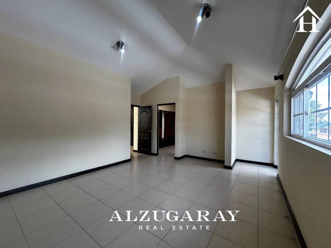 CASA AMPLIA C/ JARDIN, SAN JOSÉ PINULA - 3 HAB./ CONDOMINIO LOS MANANTIALES — Casa en Venta en Carretera a El Salvador, Guatemala, Ciudad — foto 9 de 11