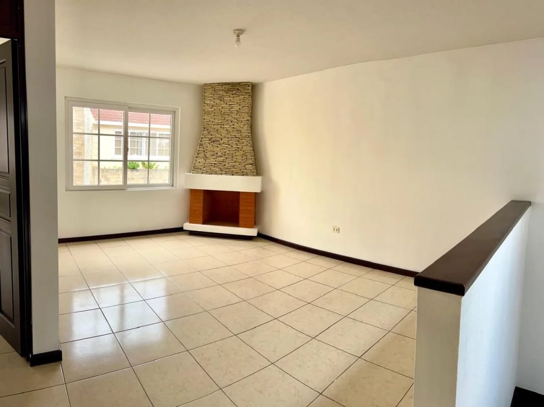 Casa en Venta, Residenciales Santa Mónica VI, Km. 16.5 Carretera a El Salvador — Casa en Venta en Carretera a El Salvador, Guatemala, Ciudad — foto 1 de 11