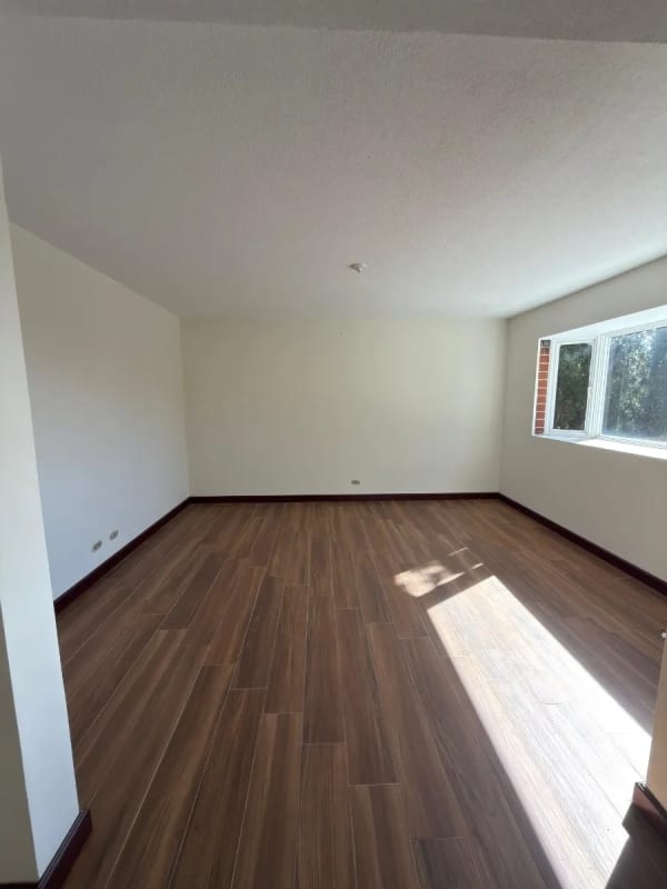 VENTA CASA EN COLINAS DE CASTEL KM 20.5 FRAIJANES — Casa en Venta en Colinas de Castel, Carretera a El Salvador, Guatemala, Ciudad — foto 9 de 12