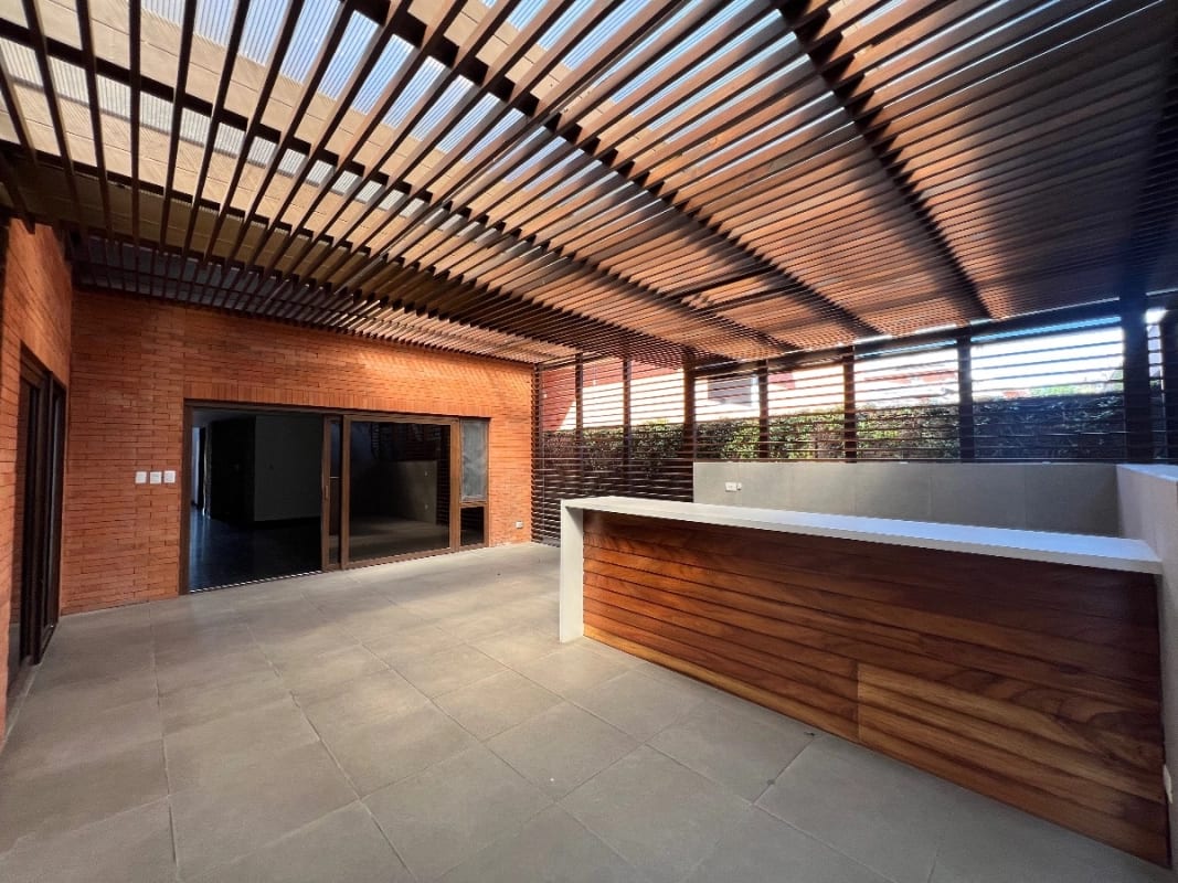 CASA VENTA ZONA 10, CONDOMINIO EXCLUSIVO, 440 MTS2~4 DORMITORIO 3.5 BAÑOS~4 PARQUEOS $1,150,000 DOLARES — Casa en Venta en Zona 10, Guatemala, Ciudad — foto 8 de 11