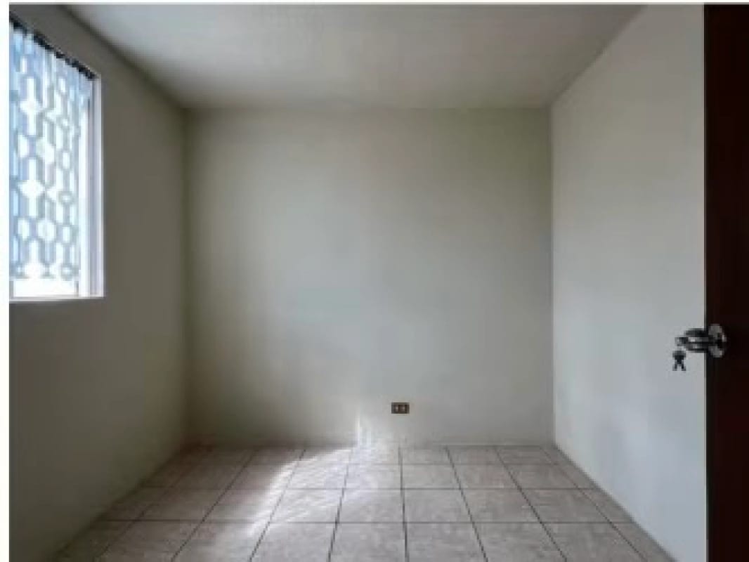 VENDO HERMOSA CASA EN COLINAS DE MONTE MARIA SUR — Casa en Venta en Villa Nueva, Guatemala, Ciudad — foto 5 de 10