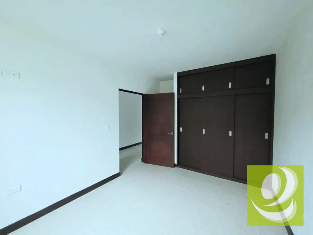 VENDO CASA NUEVA CERCA DE ZONA 16 CERCA CRISTO REY — Casa en Venta en Zona 16, Guatemala, Ciudad — foto 4 de 10