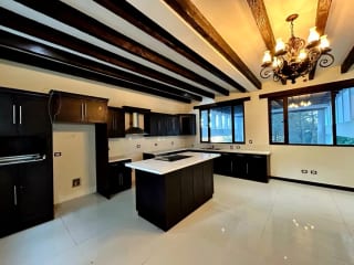 PROPIEDAD EN VENTA SOBRE CARRETERA INTERAMERICANA Km.33.8 — Casa en Venta en Santa Maria Cauqué, Sacatepéquez — miniatura 13 de 14