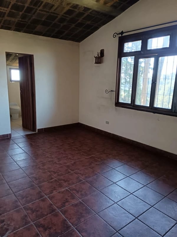 Casa en venta con amplio terreno - Km. 20.5 Carretera a San José Pinula — Casa en Venta en San José Pinula, Carretera a El Salvador, Guatemala, Ciudad — foto 6 de 17