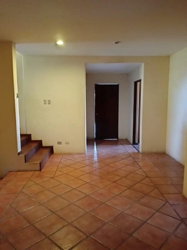 Casa en venta con amplio terreno - Km. 20.5 Carretera a San José Pinula — Casa en Venta en San José Pinula, Carretera a El Salvador, Guatemala, Ciudad — foto 4 de 17
