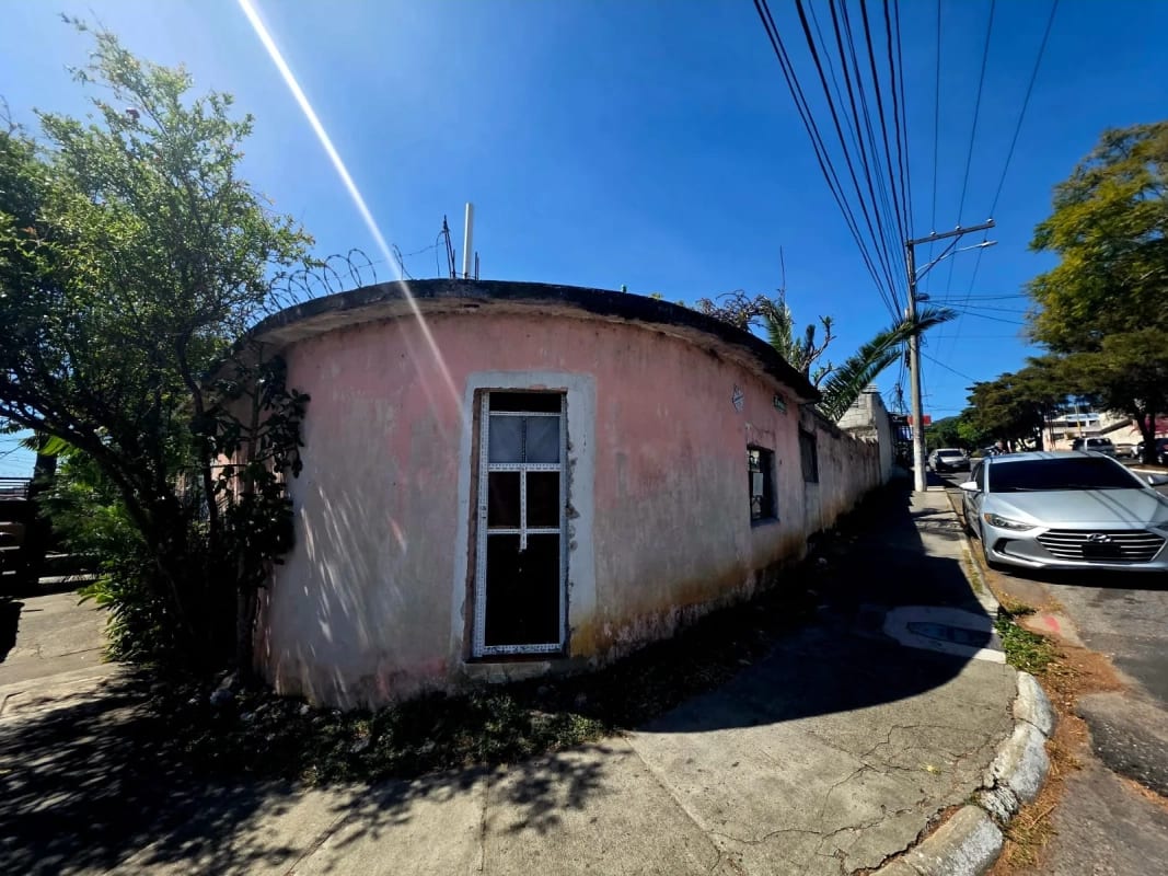 CASA EN VENTA LOMAS DE SAN JACINTO Zona 10 de Mixco — Casa en Venta en Lomas de San Jacinto, Zona 10 Mixco, Guatemala, Ciudad — foto 4 de 5