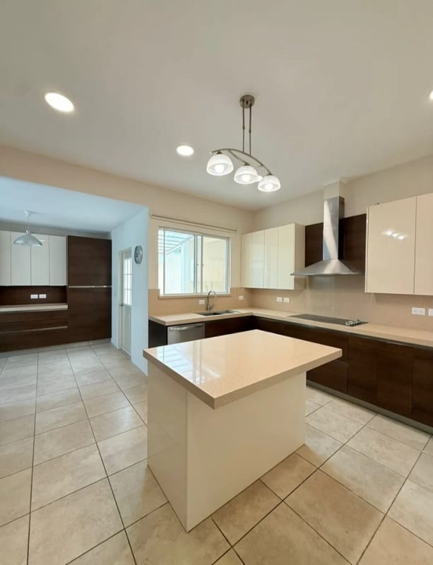 Vendo linda casa en Portal del Bosque Kms. 22.5 CAES — Casa en Venta en Portal del Bosque, Carretera a El Salvador, Guatemala, Ciudad — foto 11 de 17