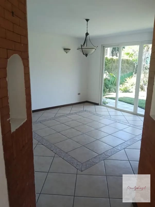 CASA EN VENTA RESIDENCIAL SAN ANTONIO CAREETERA A EL SALVADOR — Casa en Venta en San Antonio, Carretera a El Salvador, Guatemala, Ciudad — foto 6 de 11