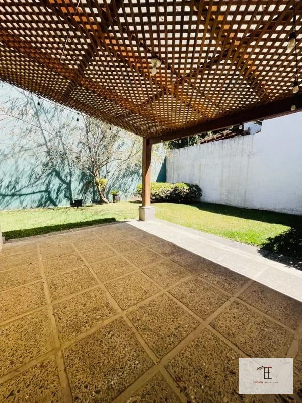 VENDO AMPLIA Y CÉNTRICA CASA VALLES DE NAPA KM.16,5 CARRETERA A EL SALVADOR — Casa en Venta en Valles de Napa, Carretera a El Salvador, Guatemala, Ciudad — foto 7 de 7